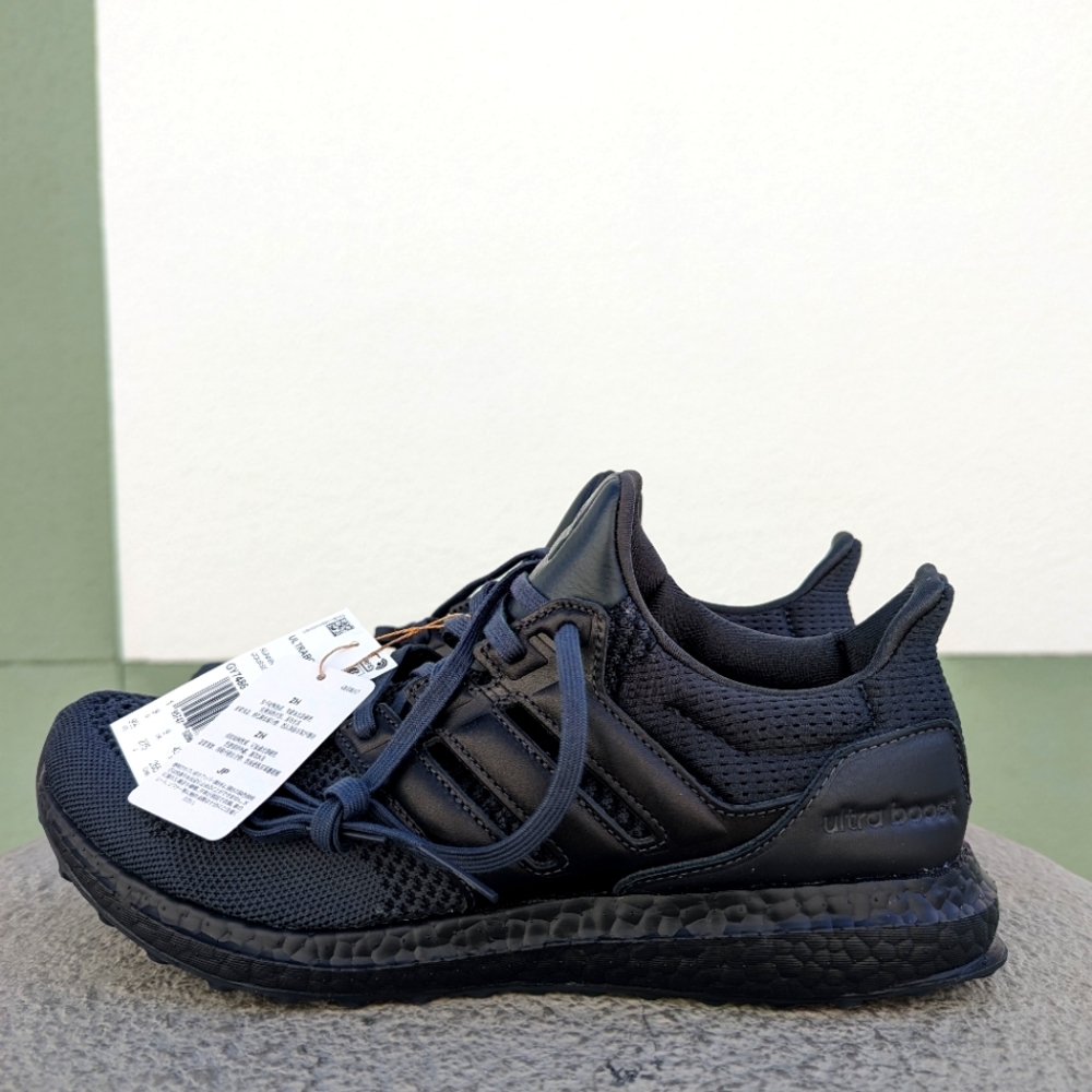 Adidas Men’s Ultraboost 1.0 Running Size 9.5 Triple Black GY7486 New Without Box